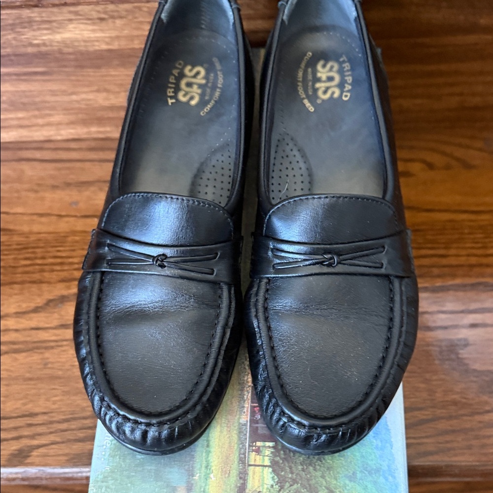 SAS Women's Classic Black Leather Loafers